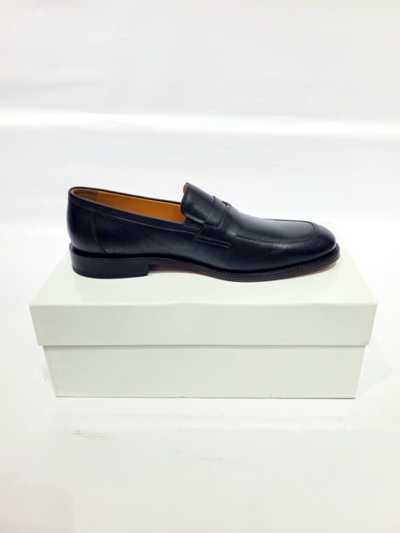 Plain Shoes