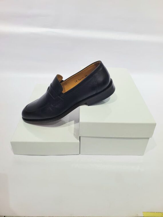 Plain Shoes
