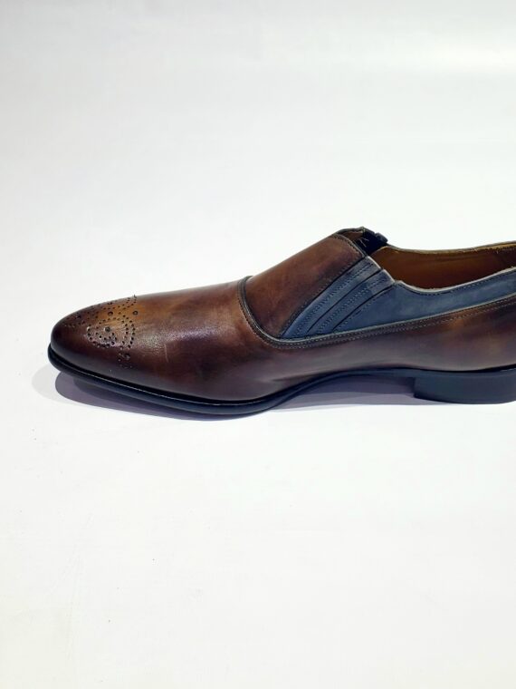 Plain Shoes